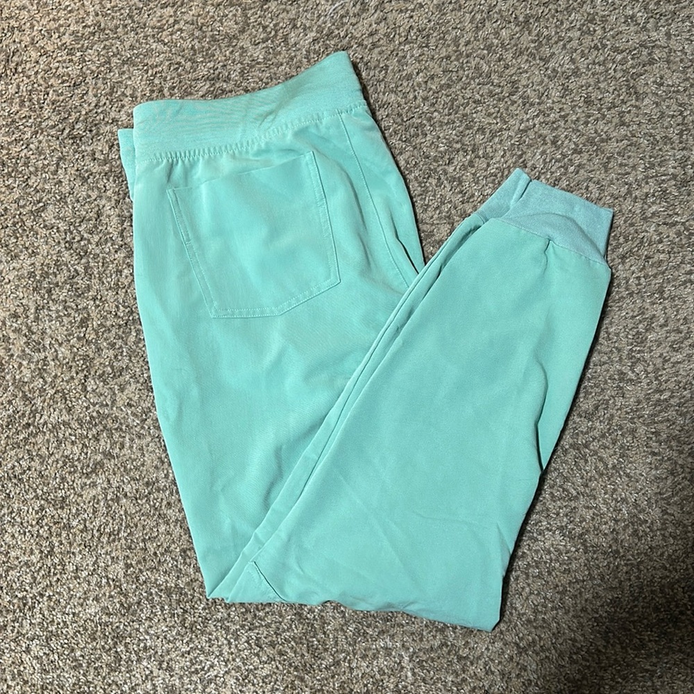 Jade Figs Zamora Scrub Joggers